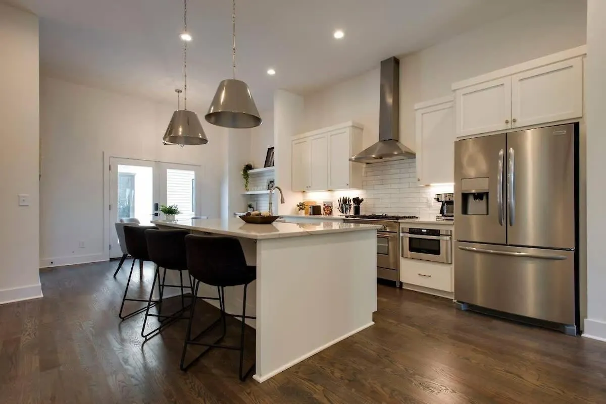 West End Dream-Private Balcony-6 Mins To Broadway Villa Nashville 0*,  United States