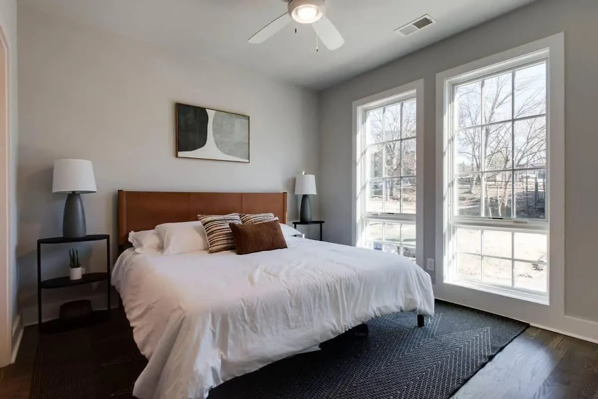 Holiday home West End Dream-Private Balcony-6 Mins To Broadway Villa Nashville