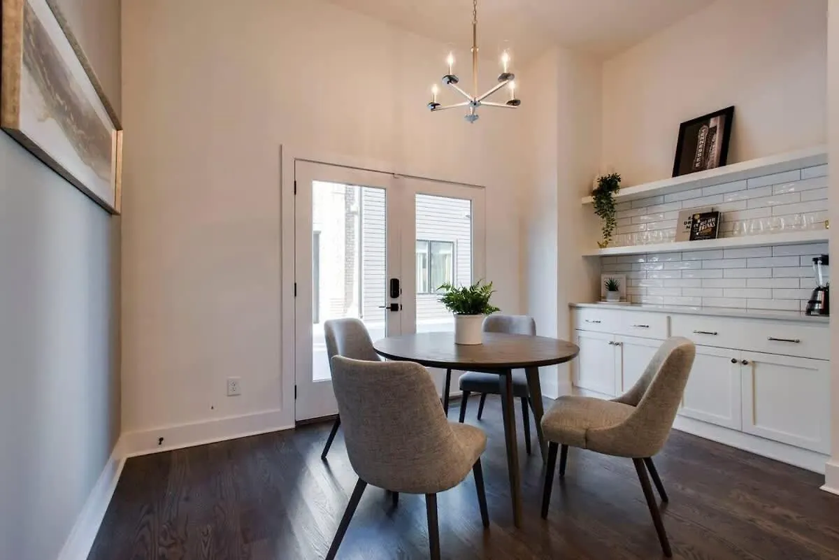 Holiday home West End Dream-Private Balcony-6 Mins To Broadway Villa Nashville